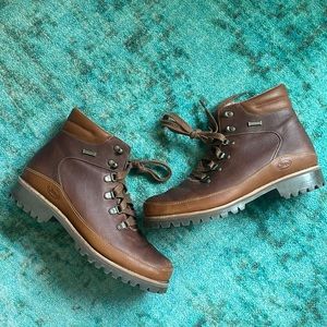 chaco women’s field hiking boot size 11